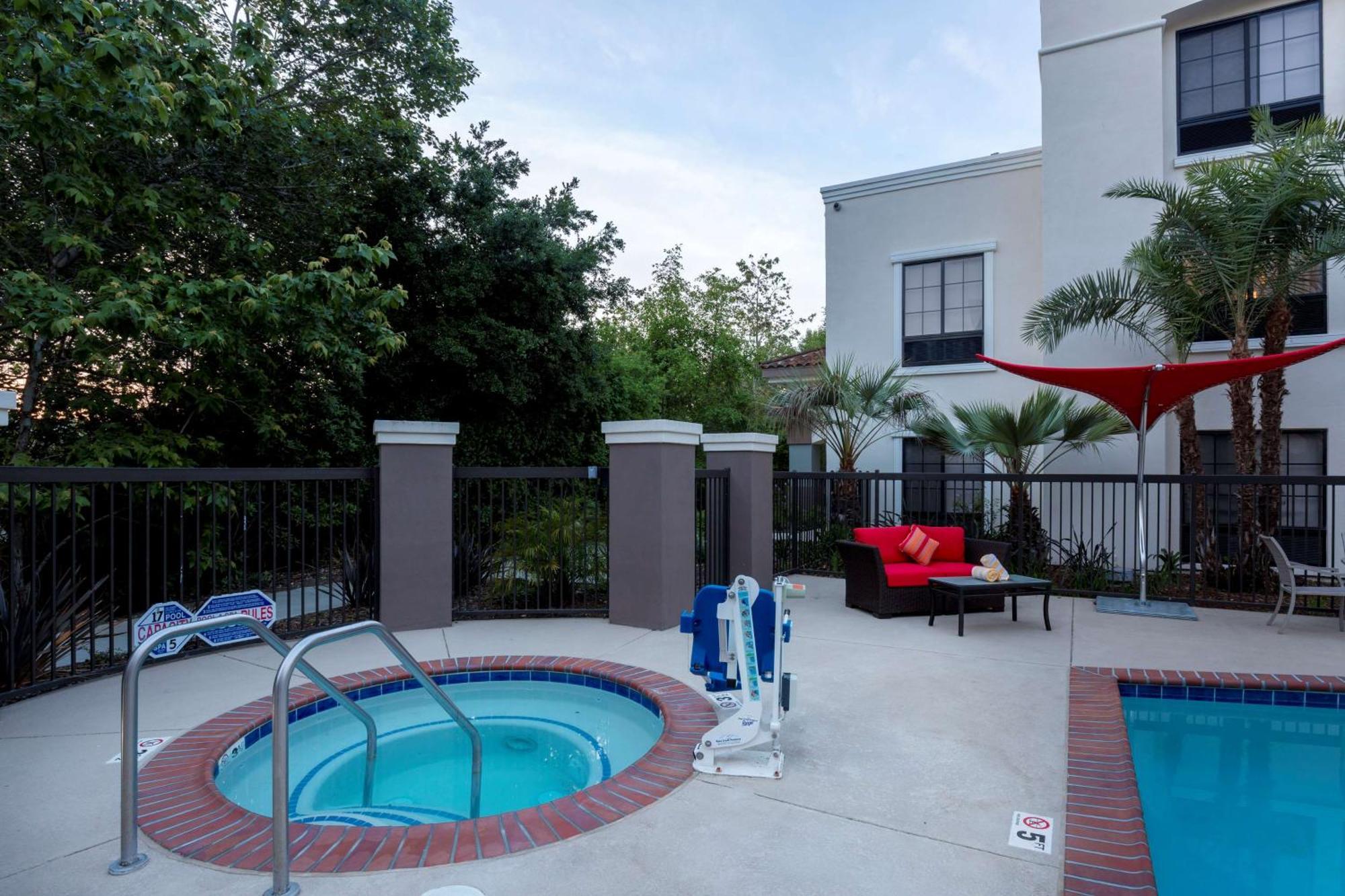 Hampton Inn Santa Barbara/Голета Экстерьер фото